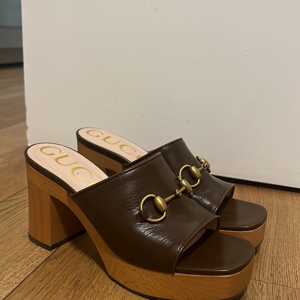 Gucci size 37
